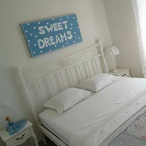  Apartment & Toni